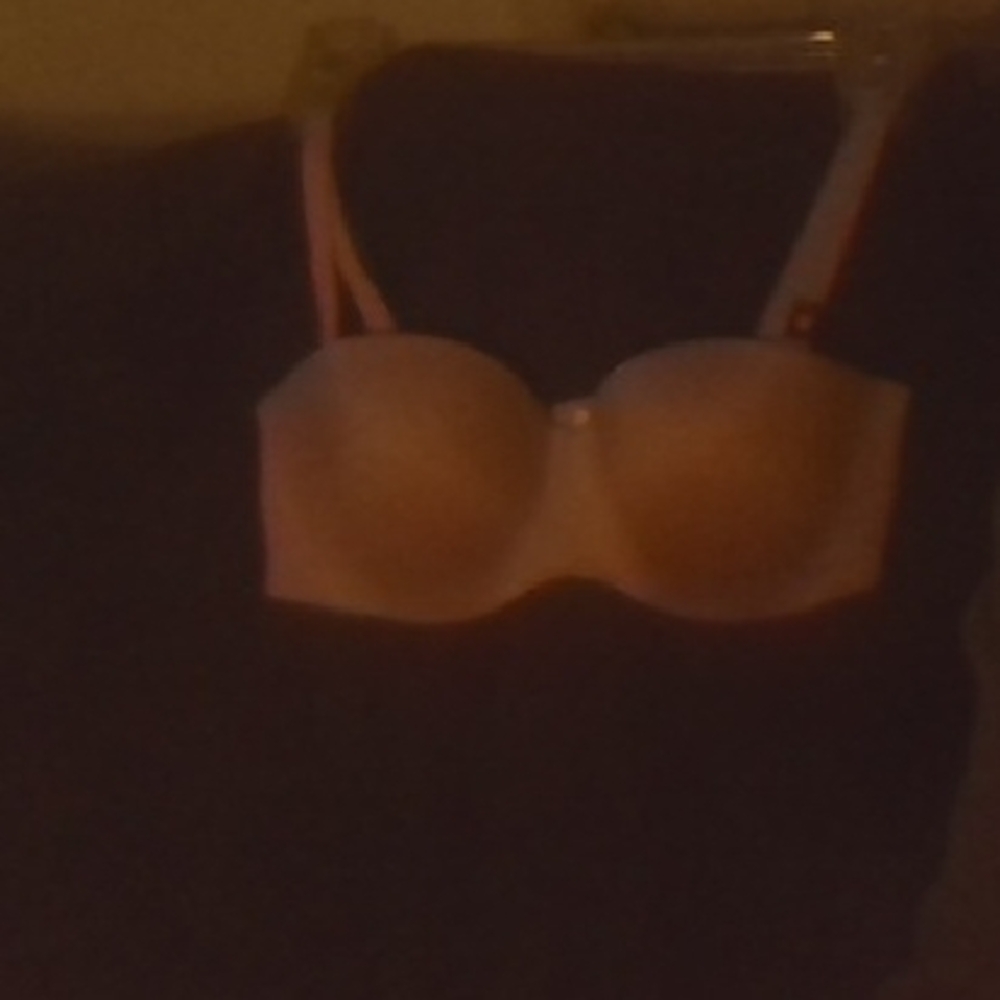 Victoria's Secret Cream T-Shirt Bra